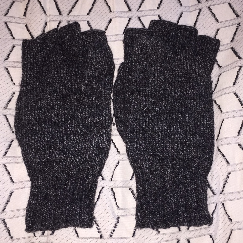 Dark grey mittens